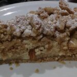 Crostata di farina di farro con ricotta, mandorle e amaretti